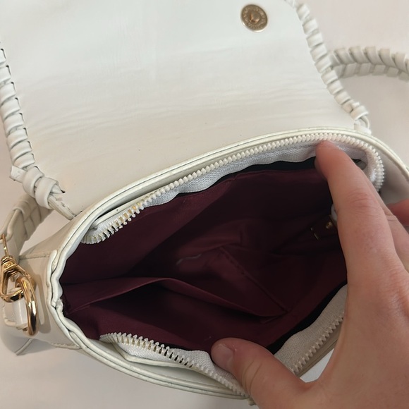 NWOT Valentina Rose Saddle Bag in White OS - Picture 11 of 11
